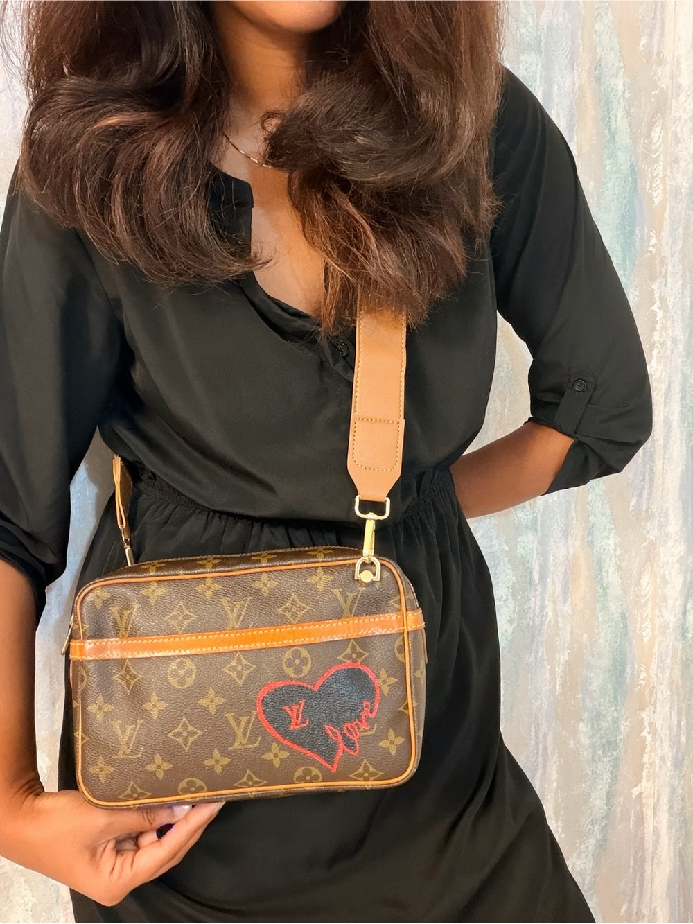 Louis Vuitton Brown Monogram painted Crossbody - Picture 2 of 15